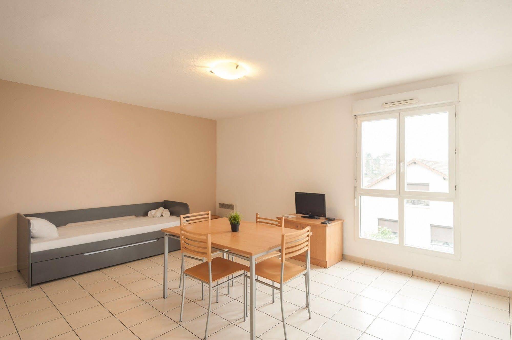 City Residence Marne-La-Vallee-Bry-Sur-Marne Нуазі-ле-Гран Екстер'єр фото